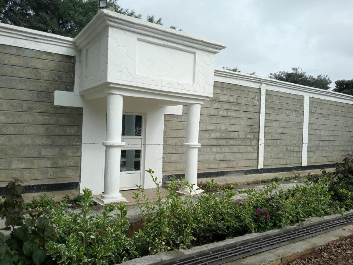 Brooks Lodge Nakuru Bagian luar foto