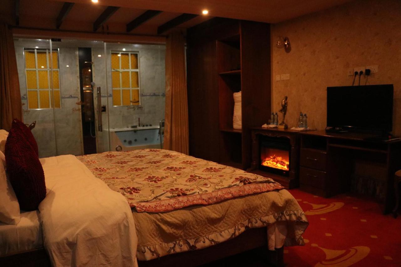 Brooks Lodge Nakuru Bagian luar foto