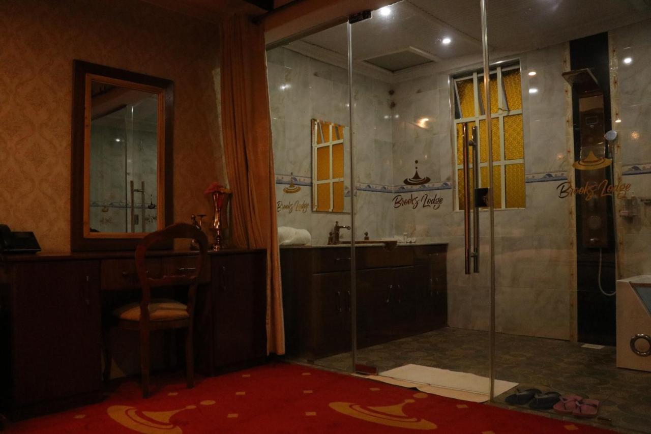 Brooks Lodge Nakuru Bagian luar foto