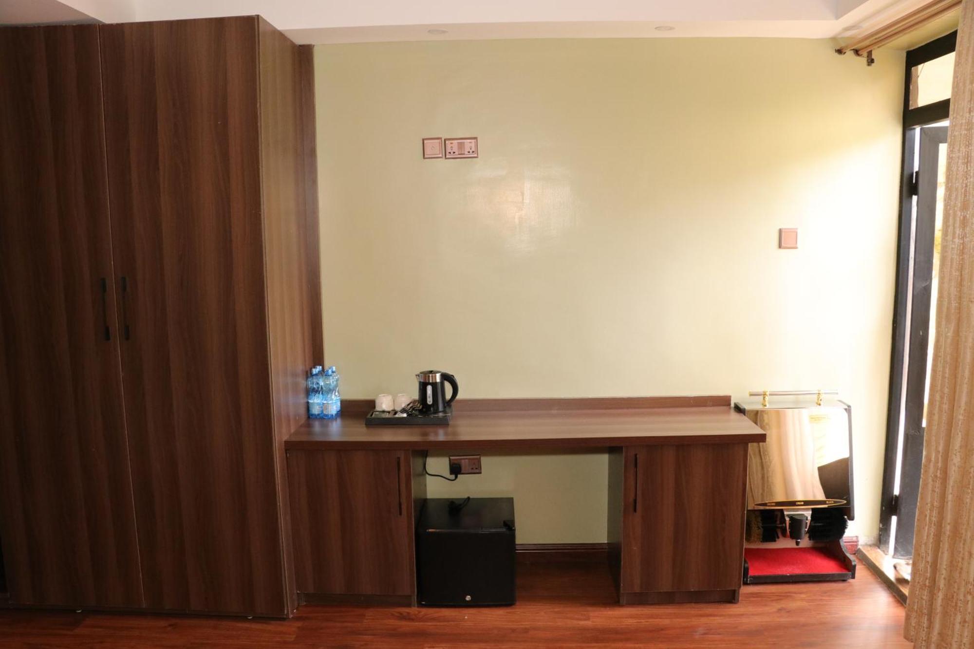 Brooks Lodge Nakuru Bagian luar foto